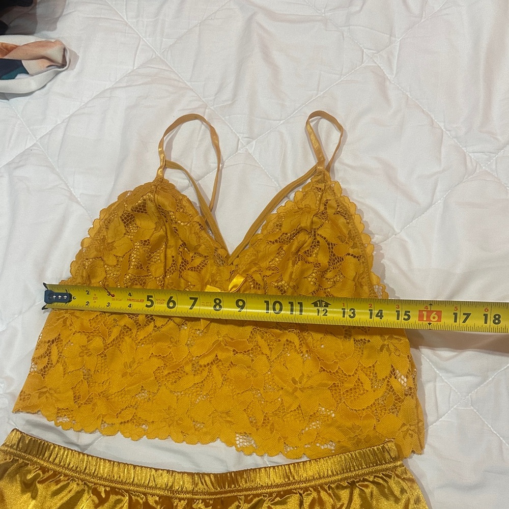 NEW Lace Trim Satin Sleepwear Set in Mustard size XL - Picture 2 of 6
